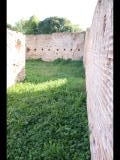 02295 ostia - regio v - insula xi - portico del monumento repubblicano (v,xi,4) - porticus - 1. laden - bli ri sueden - 01-2024.jpg